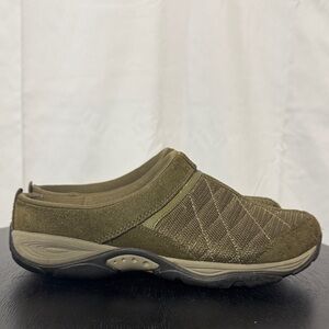 Clarks Cloudsteppers Olive Green Flats